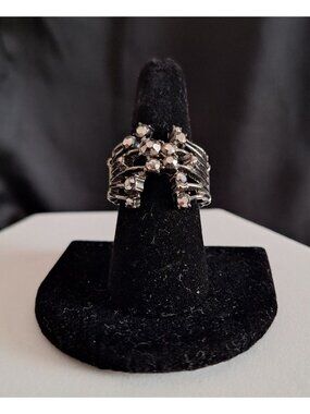 EUC Hematite‑Tone Crystal Cluster Stretch Cocktail Ring